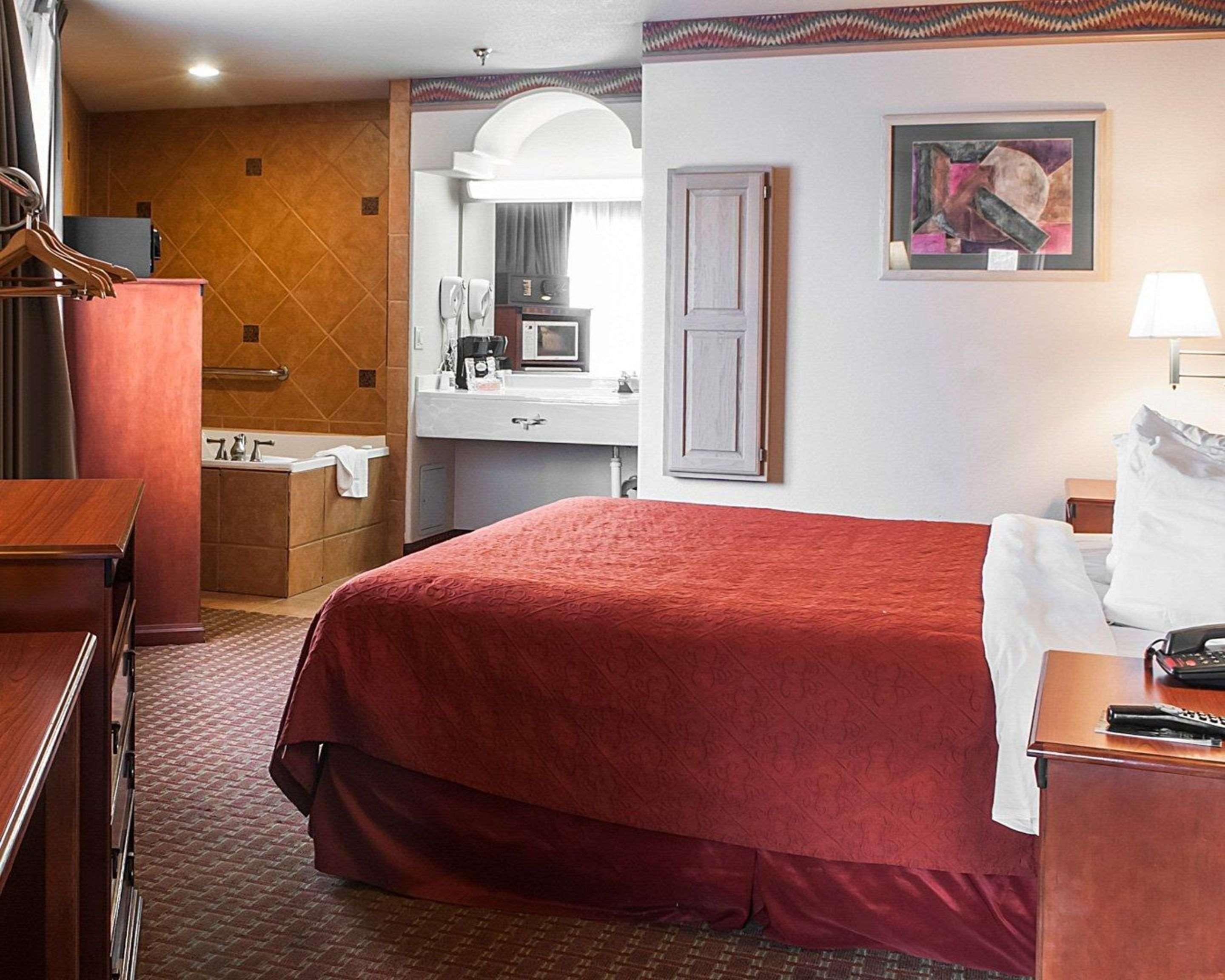 Quality Inn & Suites Las Cruces - University Area Экстерьер фото